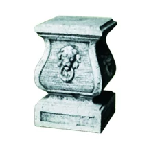 OROSZLÁNFEJES POSZTAMENS